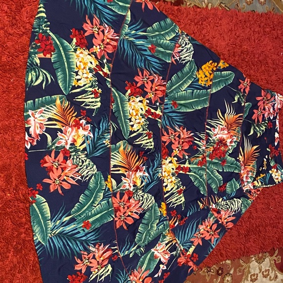 Floral Two Piece - Picture 4 of 6